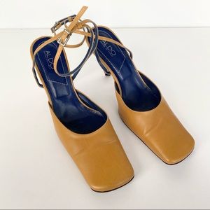 Aldo Vintage tan with silver heels. Made in Italy Size 39
